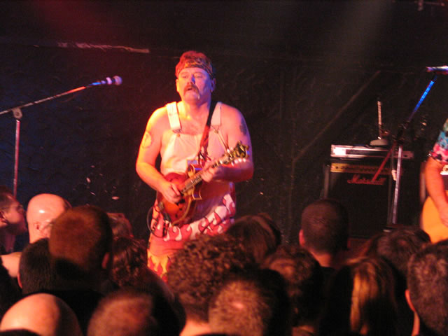 Supporting  Hayseed Dixie - 07/11/2004